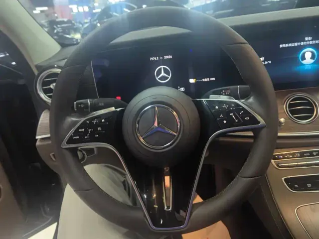 Mercedes-Benz E-Class — Фото автомобиля 15