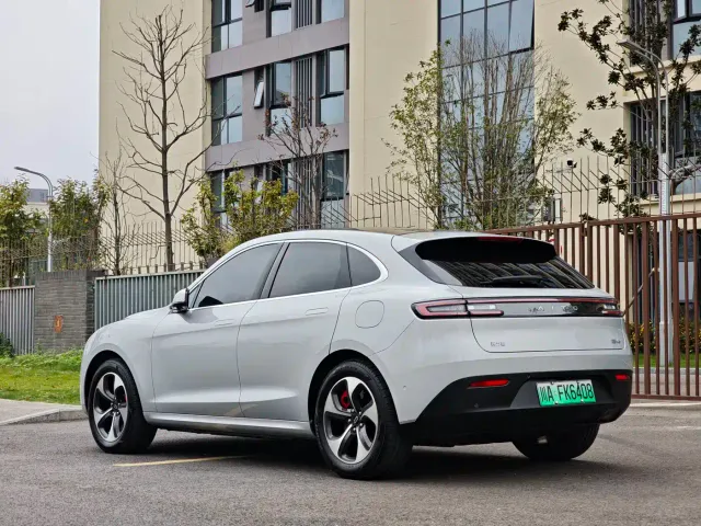 Aito M5 — Фото автомобиля 3