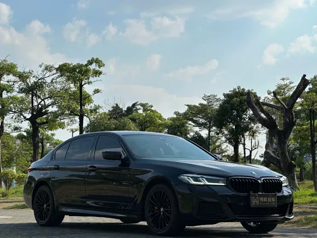 BMW 5 Series — Фото автомобиля 3
