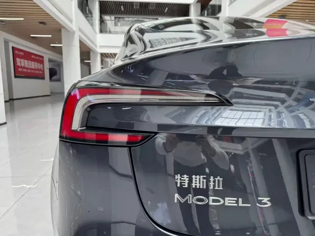 Tesla Model 3 2025 Model Rear-Wheel Drive Edition — Фото автомобиля 20