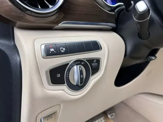 Mercedes-Benz V-Class — Фото автомобиля 29