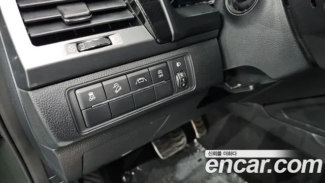 KG_Mobility_Ssangyong Rexton Новый Rexton Sport Khan Дизель 2.2 4WD — Фото автомобиля 13