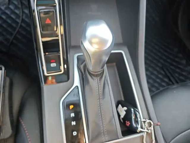 Roewe i5 — Фото автомобиля 13