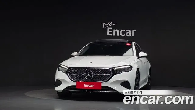 Mercedes-Benz E-Class — Фото автомобиля 3
