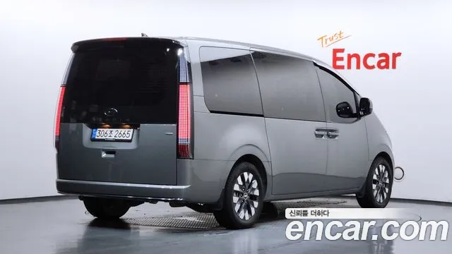 Hyundai Staria Staria 4WD Lounge 9 мест — Фото автомобиля 2