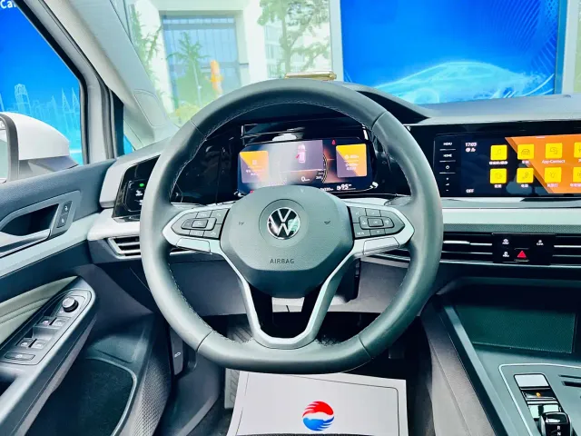 Volkswagen Golf — Фото автомобиля 17