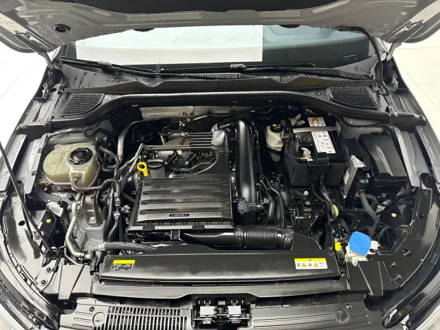 Volkswagen Golf — Фото автомобиля 25