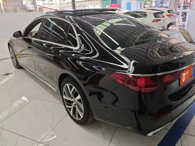 Mercedes-Benz E-Class — Фото автомобиля 7