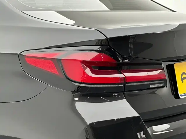 BMW 5 Series — Фото автомобиля 15