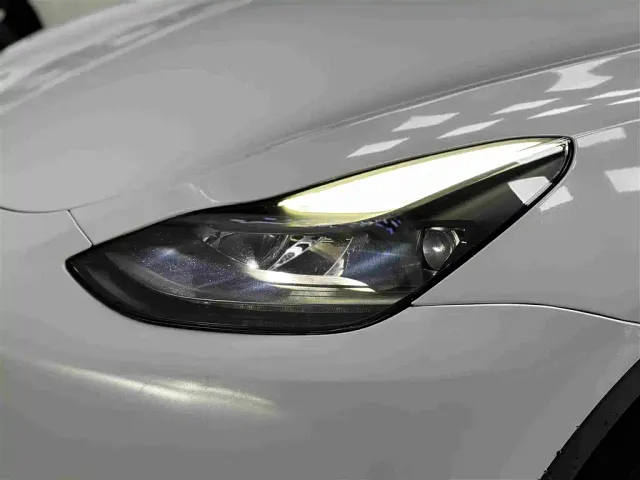Tesla Model Y — Фото автомобиля 7