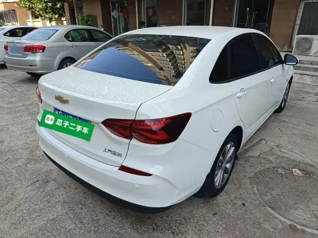 Chevrolet Monza — Фото автомобиля 6