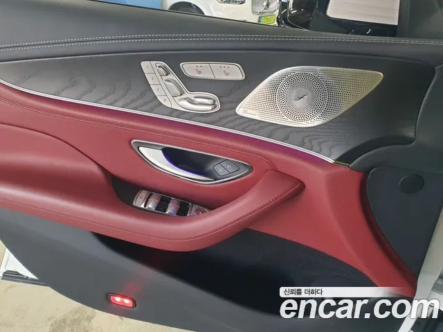 Mercedes-Benz CLS-Class — Фото автомобиля 12