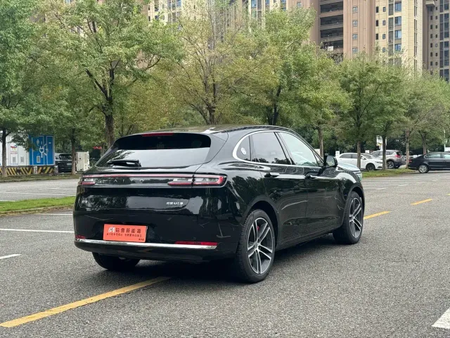 Aito M5 — Фото автомобиля 4