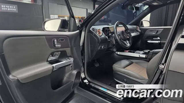 Mercedes-Benz EQB — Фото автомобиля 10