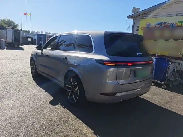 Li Auto L9 — Фото автомобиля 4