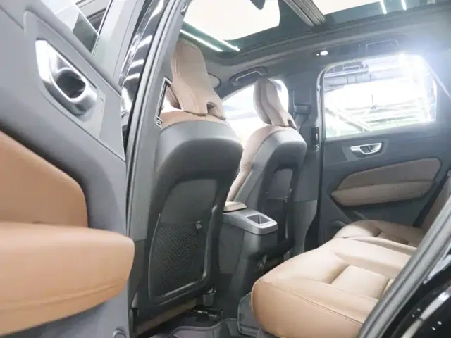 Volvo XC60 — Фото автомобиля 17