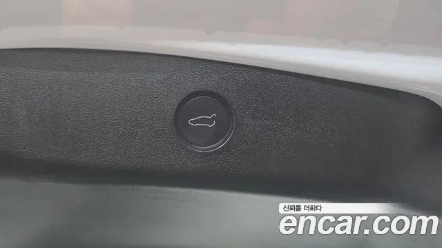 Tesla Model 3 — Фото автомобиля 20
