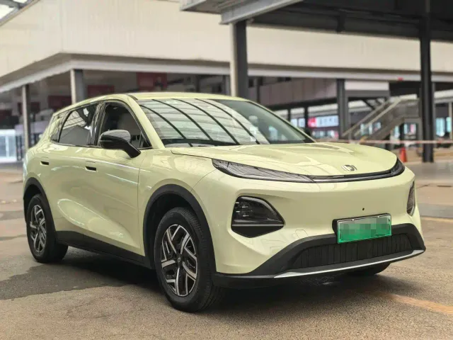 Changan Qiyuan Q05 — Фото автомобиля 3