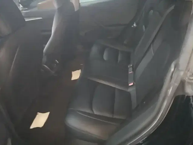 Tesla Model 3 — Фото автомобиля 16