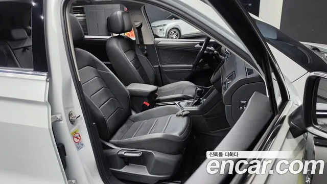 Volkswagen Tiguan — Фото автомобиля 23
