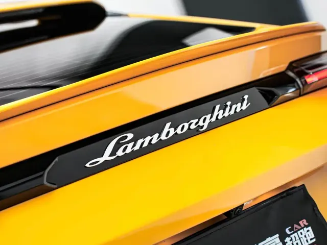 Lamborghini Urus — Фото автомобиля 12
