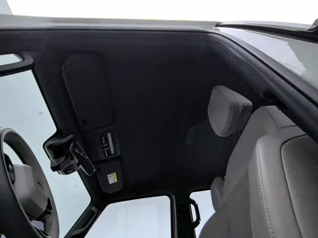 iCAR V23 — Фото автомобиля 14