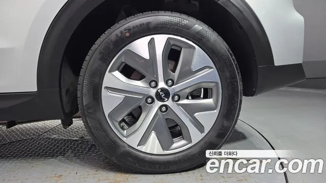 Kia Niro Niro Plus Air — Фото автомобиля 21