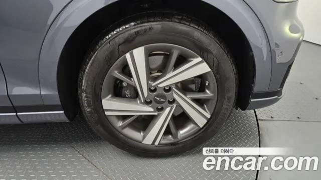 Genesis GV70 2.5T Бензин 2WD — Фото автомобиля 19