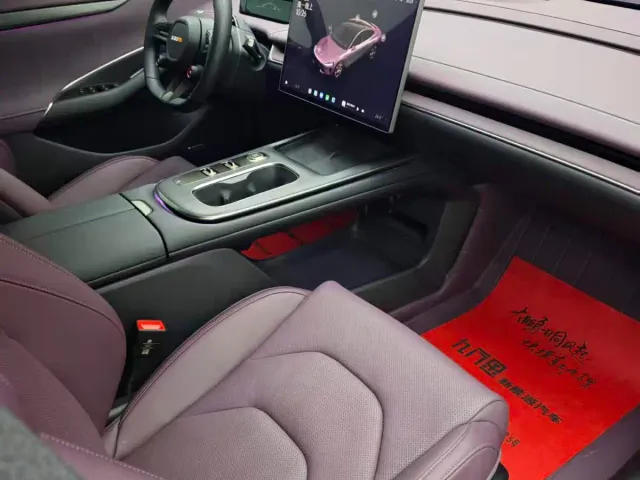 Xiaomi SU7 — Фото автомобиля 8
