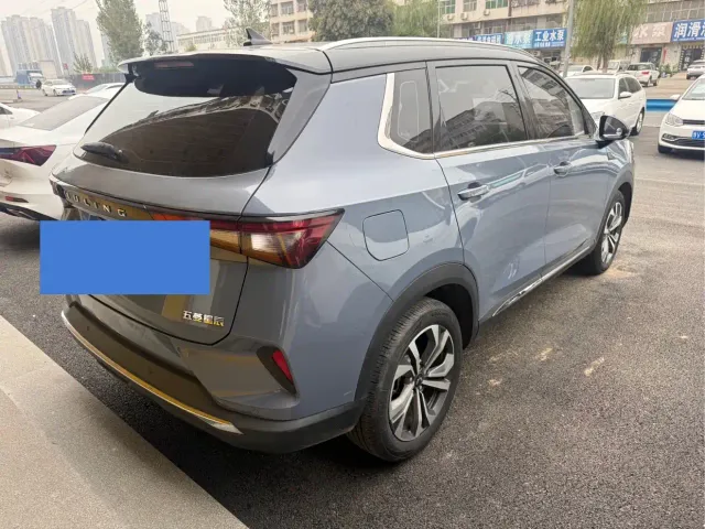 Wuling Asta — Фото автомобиля 6
