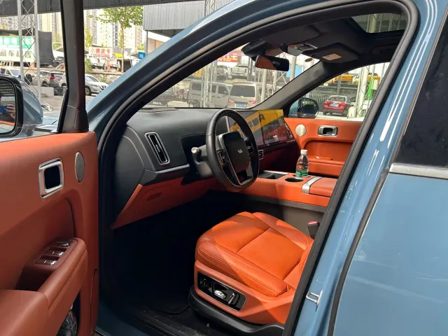 Li Auto L7 — Фото автомобиля 4