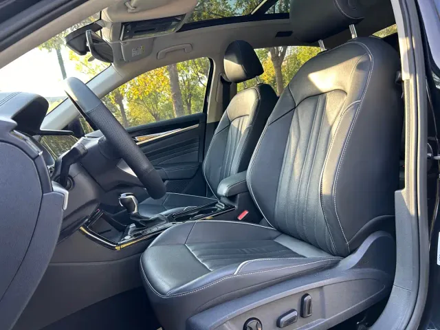 Volkswagen Passat — Фото автомобиля 7