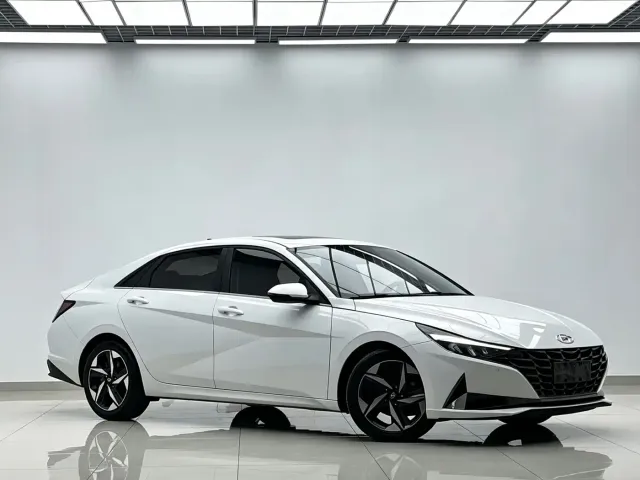 Hyundai Elantra 2022 1.5L CVT GLX Elite Edition — Фото автомобиля 2