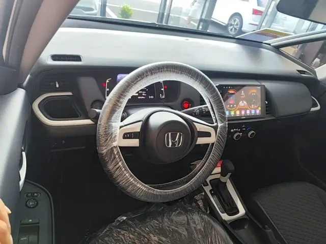Honda Fit — Фото автомобиля 5