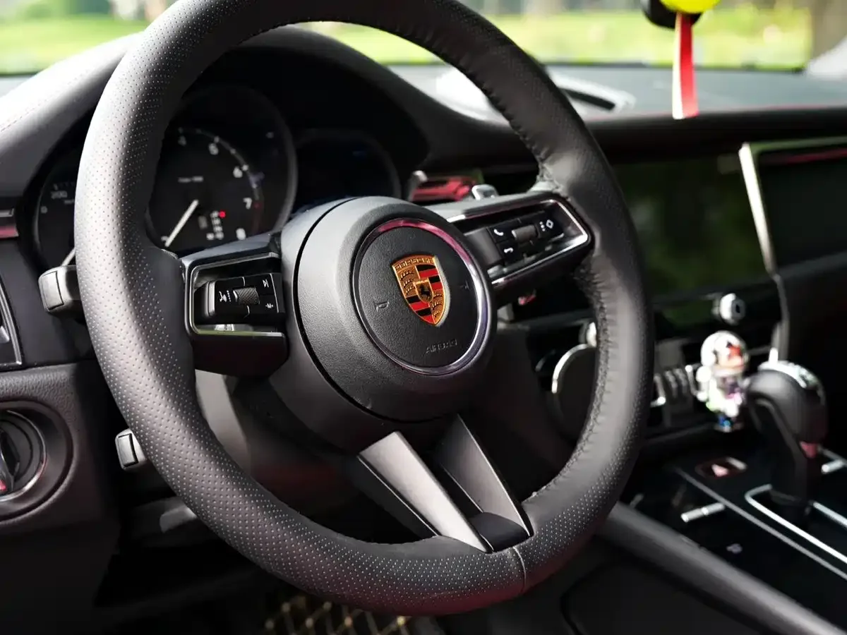 Porsche Macan 2023 Macan 2.0T — Фото автомобиля 11
