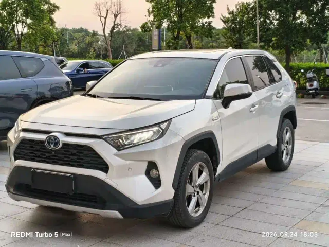 Фотография автомобиля — Toyota RAV4