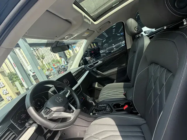 Volkswagen Tiguan L — Фото автомобиля 4