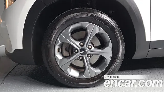 Kia Seltos — Фото автомобиля 5