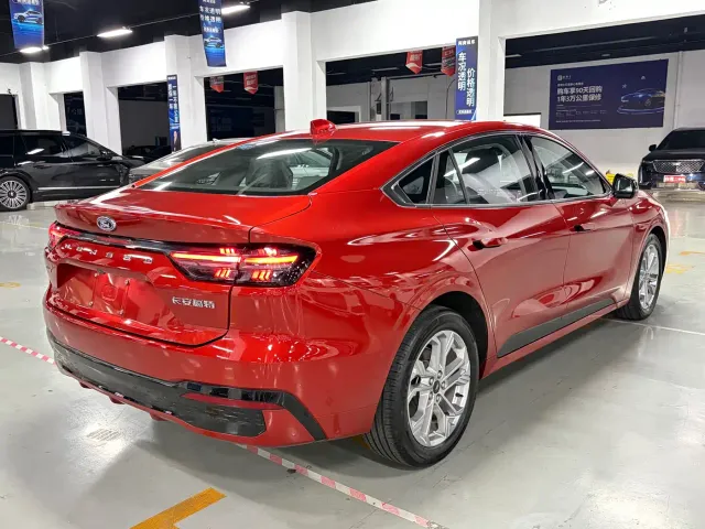 Ford Mondeo — Фото автомобиля 15