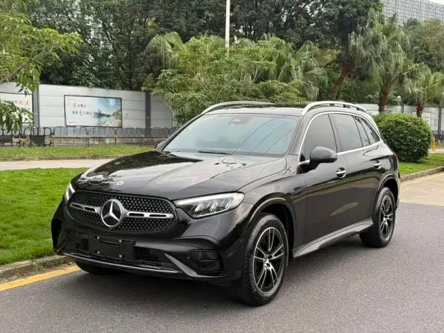 Фотография автомобиля — Mercedes-Benz GLC-Class