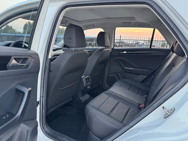 Volkswagen Volkswagen T-ROC 2021 280TSI DSG 2WD Comfort Smart Connect 30th Anniversary Edition — Фото автомобиля 14