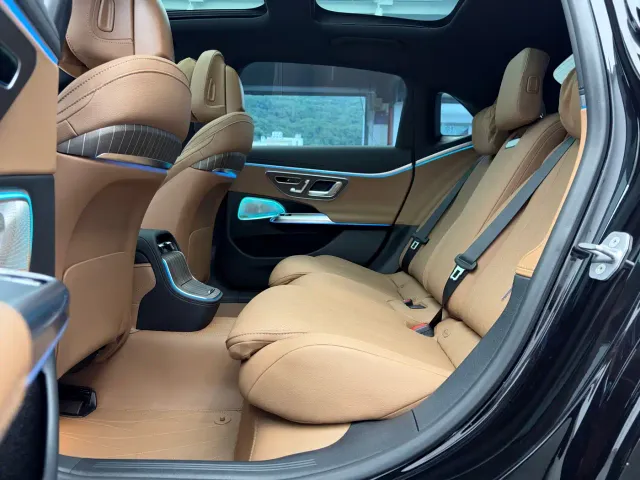 Mercedes-Benz E-Class — Фото автомобиля 13