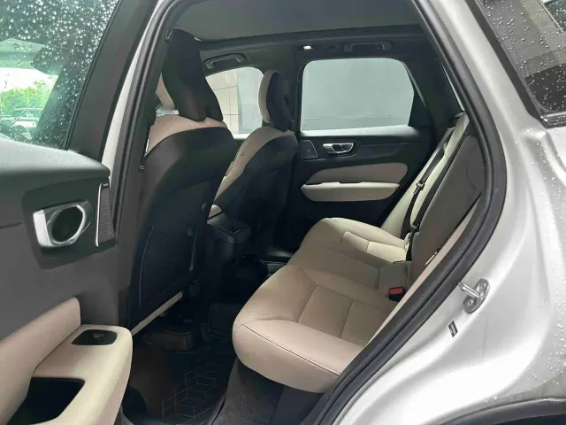 Volvo XC60 — Фото автомобиля 12