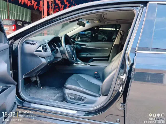 Toyota Camry — Фото автомобиля 2