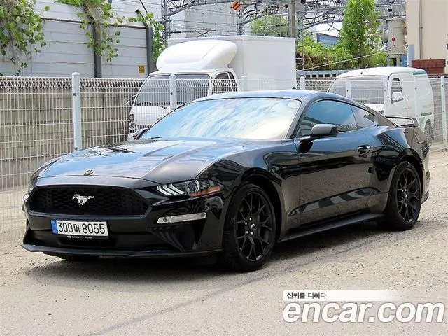 Ford Mustang — Фото автомобиля 2