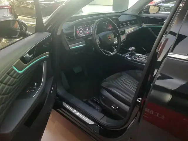 Hongqi Hongqi HS5 2022 Facelift 2.0T Smart Flag Enjoyment Edition — Фото автомобиля 9