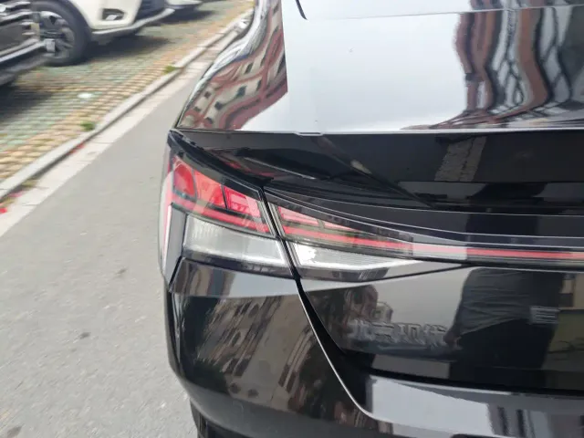 Hyundai Elantra 2022 240TGDi DCT GLX Black Knight Limited Edition — Фото автомобиля 11