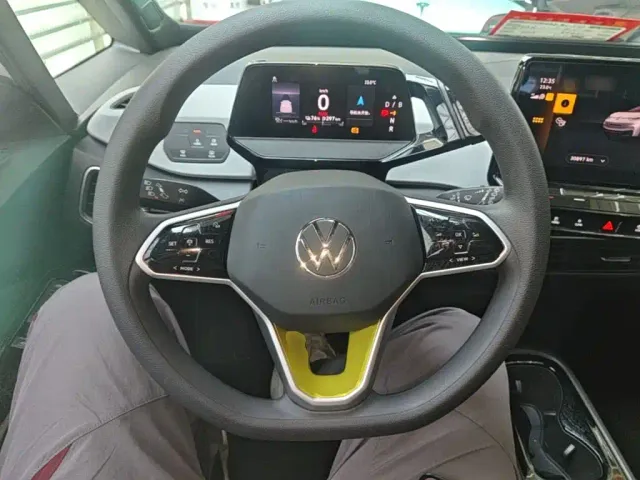 Volkswagen ID.3 — Фото автомобиля 10