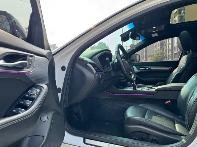 Cadillac CT5 — Фото автомобиля 9
