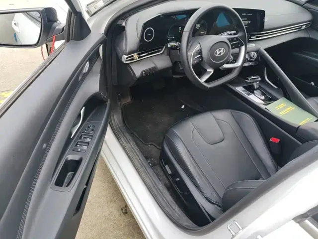 Hyundai Elantra — Фото автомобиля 15